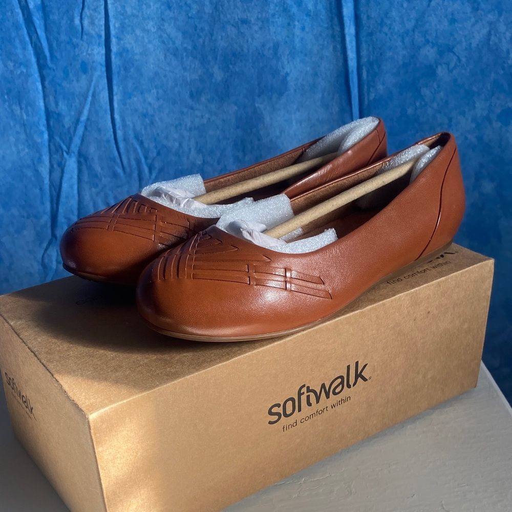 SoftWalk Women's Tan Loafers, sz 6w, SL3-128S006